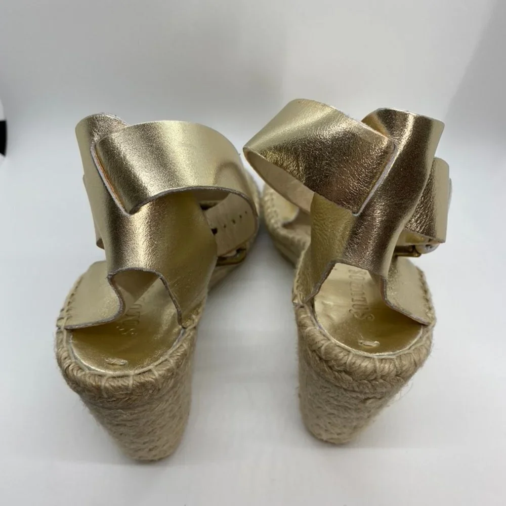 NIB Soludos Gold leather espadrille wedge Size 8
